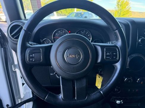 Used 2018 Jeep Wrangler Unlimited Sport S AWD/4WD image 32