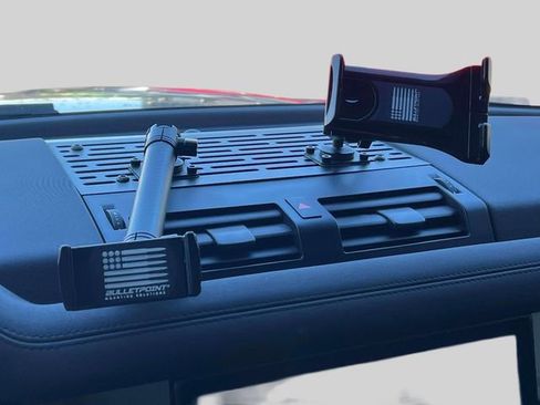 Used 2023 Land Rover Defender 110 S image 32