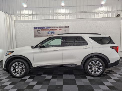 Used 2026 Ford Explorer Active w/ Active Comfort Package AWD/4WD image 2