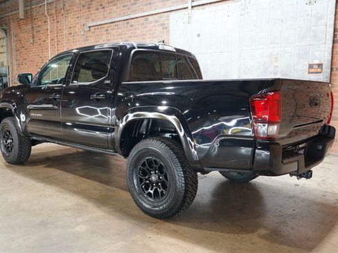 Used 2021 Toyota Tacoma SR5 w/ Technology Package RWD image 12
