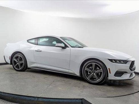 Used 2024 Ford Mustang Premium image 10