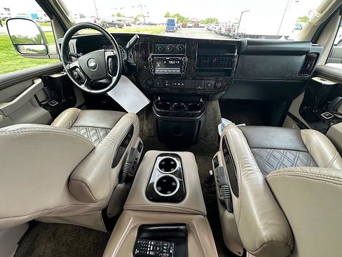 Used 2023 Chevrolet Express 2500 image 18