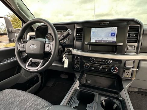 New 2026 Ford F350 XLT w/ FX4 Off-Road Package image 37