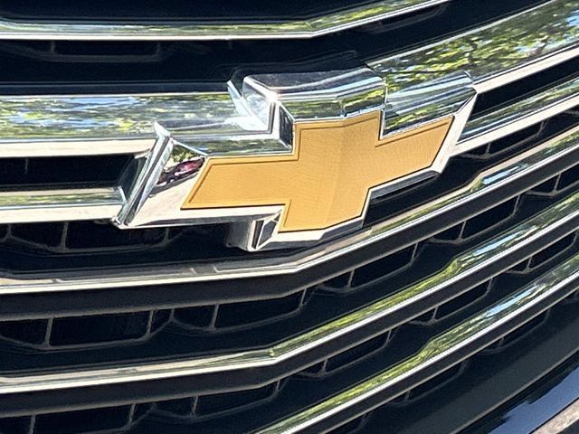Used 2023 Chevrolet Traverse LT FWD image 11