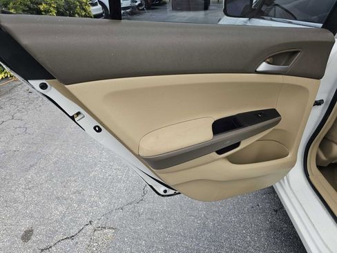 Used 2009 Honda Accord LX-P image 12