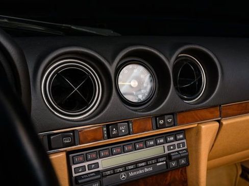 Used 1988 Mercedes-Benz 560 SL image 13