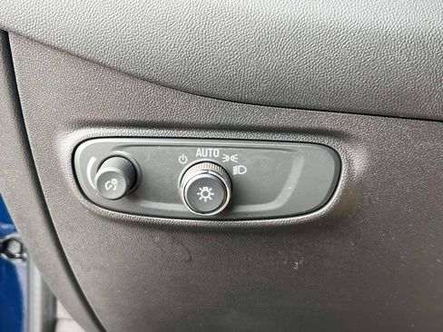 Used 2022 Chevrolet Equinox RS w/ LPO, Floor Liner Package AWD/4WD image 19