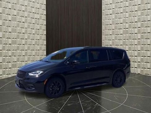 Certified 2021 Chrysler Pacifica Touring-L w/ S Appearance Package AWD/4WD image 7