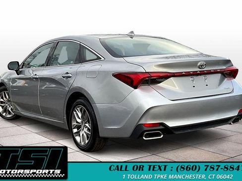 Used 2019 Toyota Avalon XLE image 13