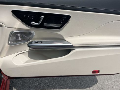 Used 2024 Mercedes-Benz CLE 300 4MATIC Cabriolet image 11