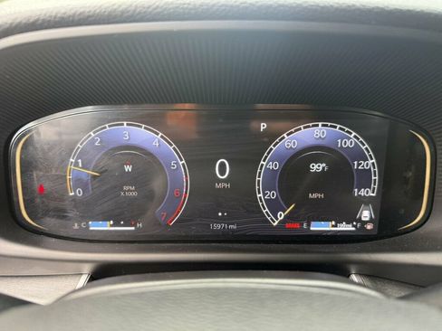 Used 2025 Jeep Wagoneer L Series II AWD/4WD image 4
