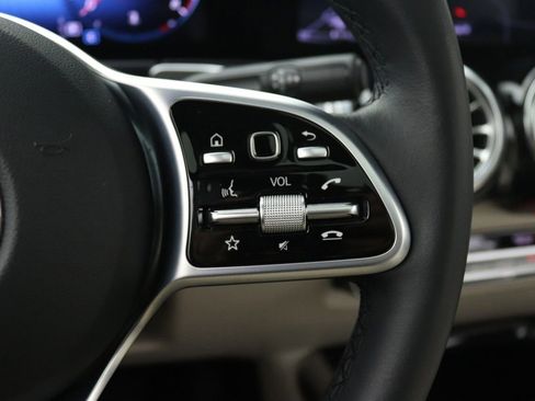 Certified 2022 Mercedes-Benz GLB 250 image 15