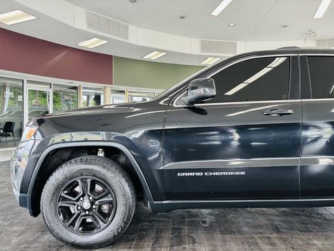 Used 2016 Jeep Grand Cherokee Laredo w/ Quick Order Package 23E AWD/4WD image 13