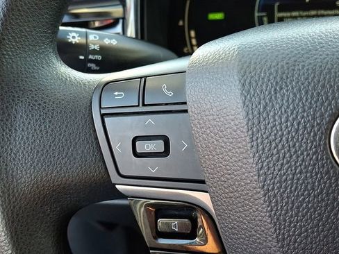 Used 2025 Toyota Camry LE image 21