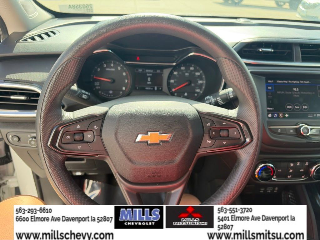Used 2023 Chevrolet TrailBlazer LT FWD image 12