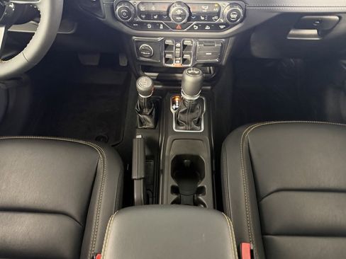 Certified 2024 Jeep Wrangler Sahara w/ Technology Group image 16