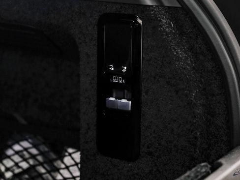 Used 2024 Land Rover Range Rover SE image 90