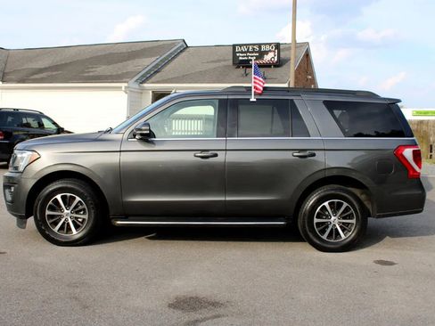 Used 2018 Ford Expedition XLT w/ Equipment Group 202A image 3