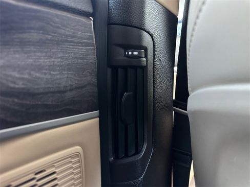 Used 2022 Jeep Grand Cherokee L Limited image 40