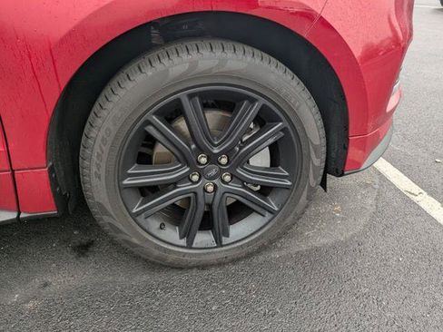 Certified 2024 Ford Edge ST-Line image 4