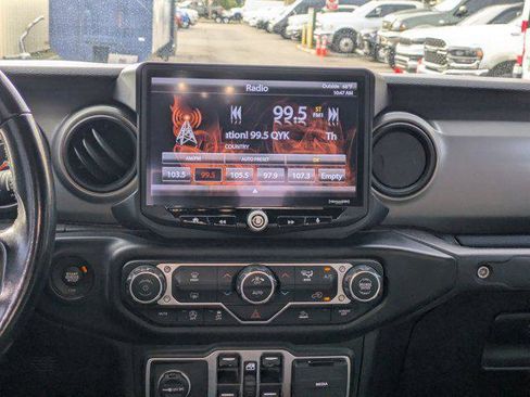 Certified 2021 Jeep Gladiator Sport image 15