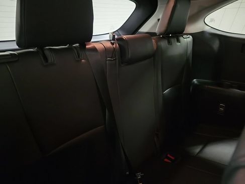Used 2020 Toyota Highlander XLE AWD/4WD image 34