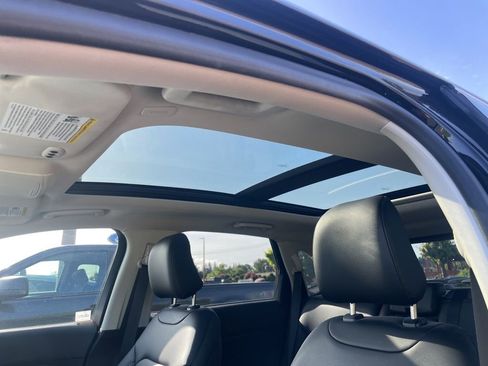 Used 2021 Ford Edge SEL w/ Convenience Package AWD/4WD image 8