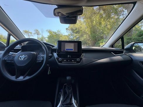 Used 2024 Toyota Corolla LE FWD image 18