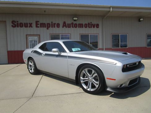 Used 2022 Dodge Challenger R/T RWD image 1