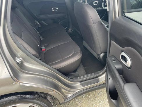 Used 2017 Kia Soul FWD image 13