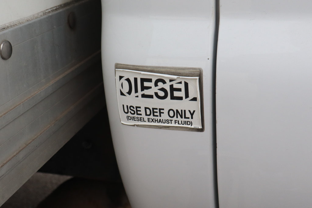 Used 2015 Ford F650 2WD Crew Cab Super Duty image 41
