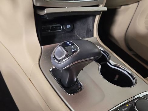 Used 2014 Jeep Grand Cherokee Limited w/ Luxury Group II image 20