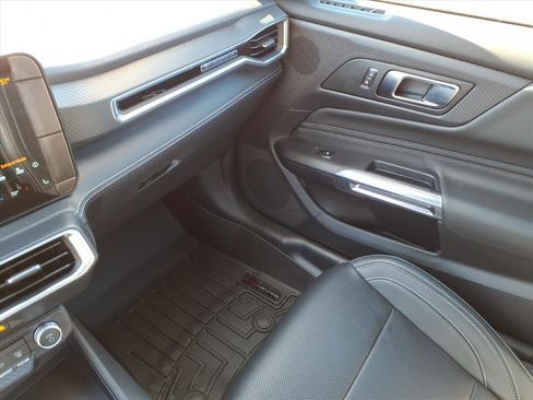 Used 2025 Ford Mustang GT Premium image 33