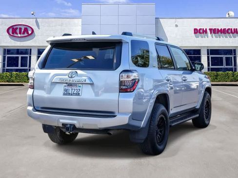 Used 2022 Toyota 4Runner SR5 AWD/4WD image 6