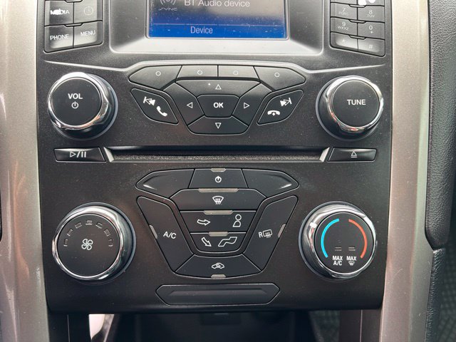 Used 2017 Ford Fusion SE FWD image 27