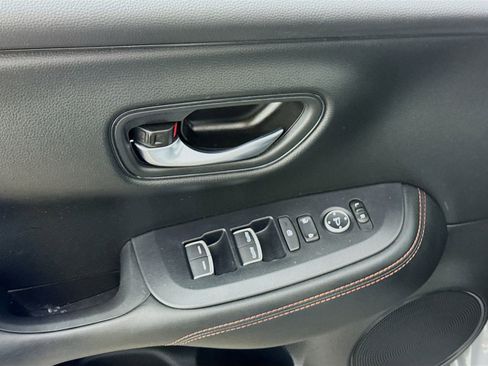 Used 2025 Honda HR-V Sport image 15