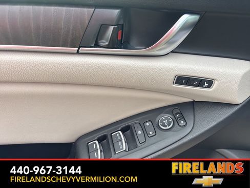 Used 2018 Honda Accord Touring image 14