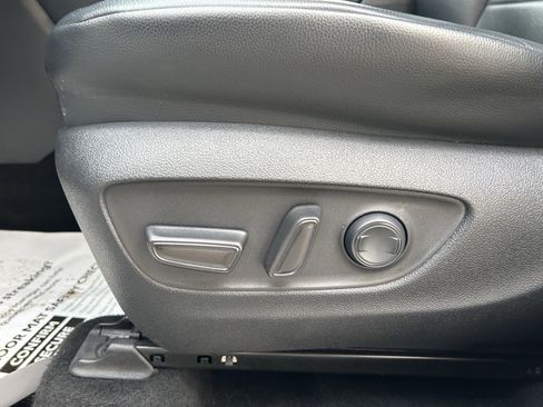 Certified 2023 Toyota Highlander XLE image 14