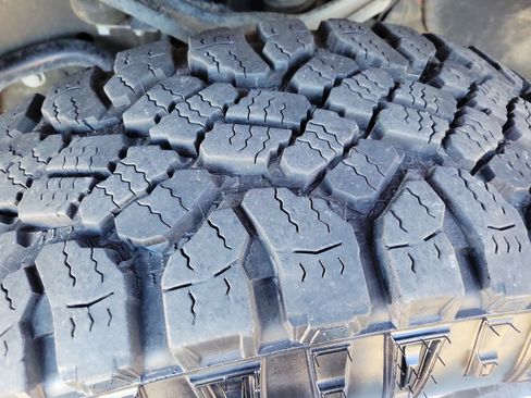 Used 2024 GMC Sierra 2500 SLE w/ SLE Value Package; image 13