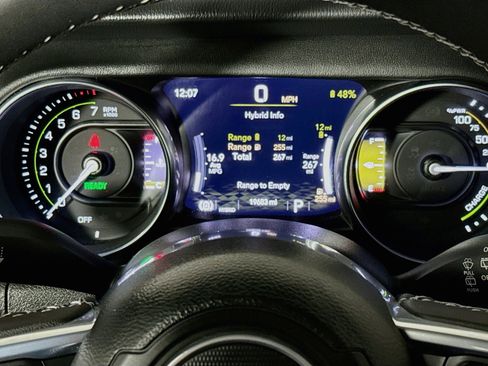 Used 2023 Jeep Wrangler Unlimited Sahara w/ Cold Weather Group AWD/4WD image 40