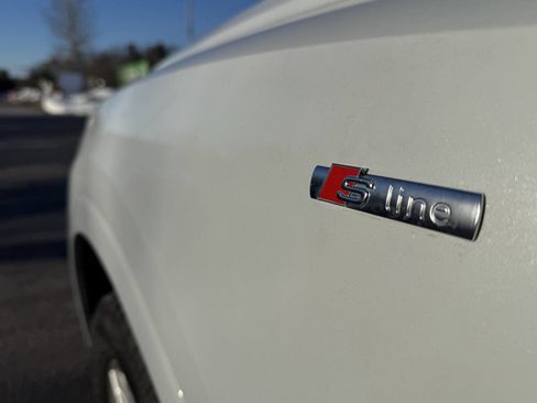 Used 2021 Audi Q3 2.0T Premium w/ Convenience Package image 5