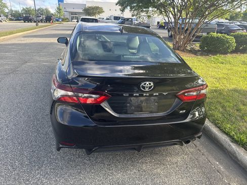 Used 2021 Toyota Camry SE FWD image 9