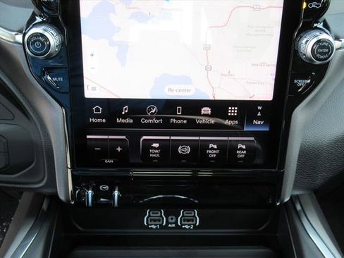 New 2026 RAM 2500 Laramie AWD/4WD image 27