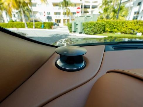 Used 2023 Aston Martin DBS Volante image 87