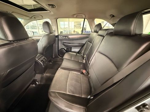 Used 2017 Subaru Outback 3.6R Limited image 23