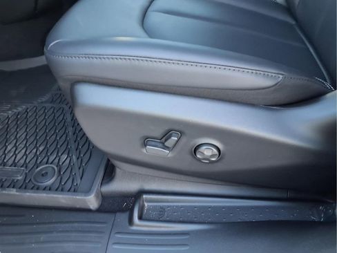 New 2026 Chrysler Voyager LX image 14