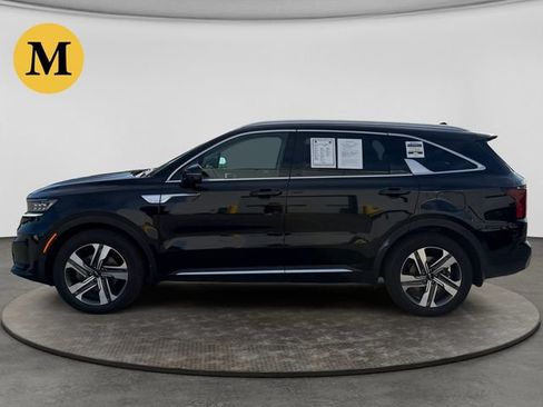 Certified 2022 Kia Sorento SX Prestige w/ Panoramic Sunroof Package AWD/4WD image 2