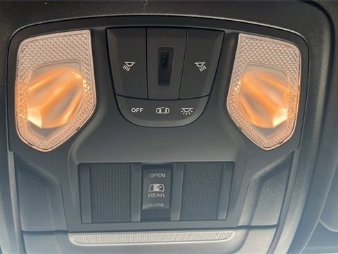 Used 2024 RAM 2500 Tradesman w/ Chrome Appearance Group image 14