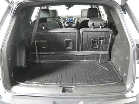 Used 2023 Chevrolet Traverse LT AWD/4WD image 18