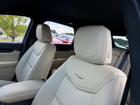 Used 2017 Cadillac XT5 FWD image 12